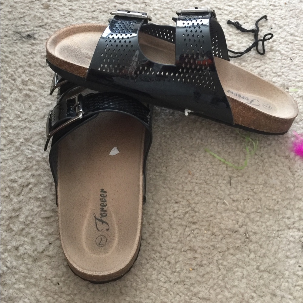 Cute summer slip on’s 😎